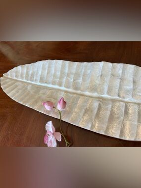 Lustrous Capiz Shell on Wood Serving Tray/Decor 21” Ivory Leaf-Shaped Design